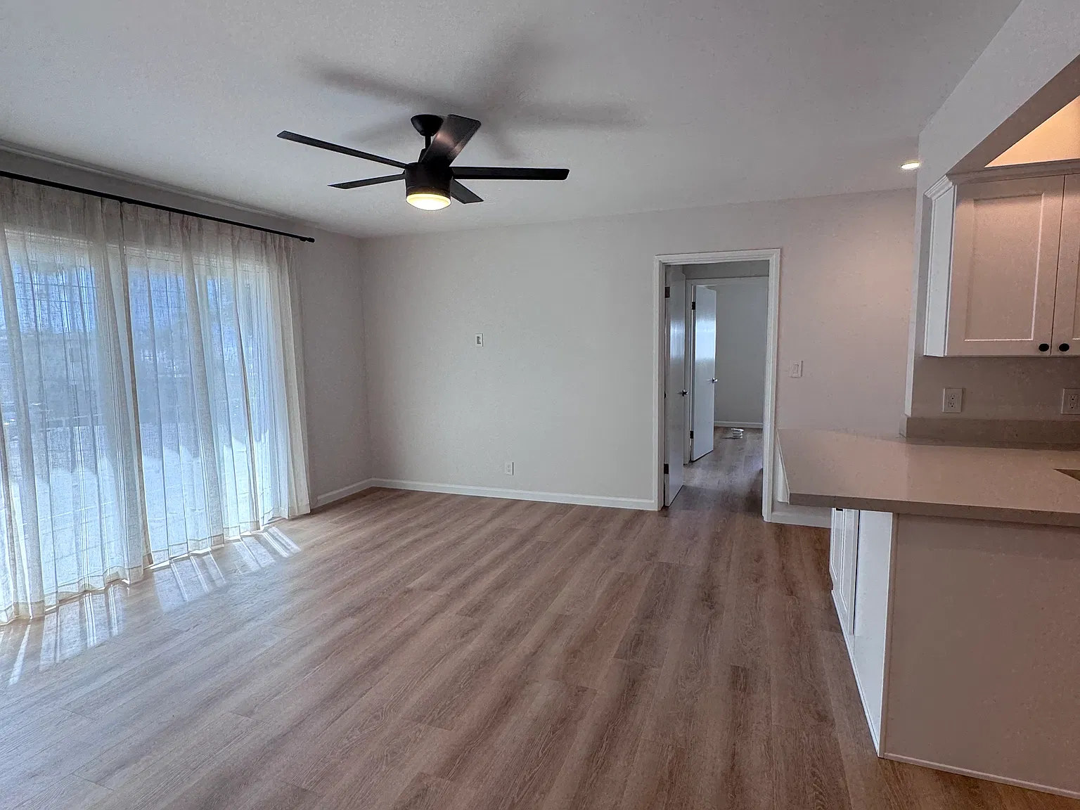 2 bed, 650 sqft, $3,600 — Photo 1