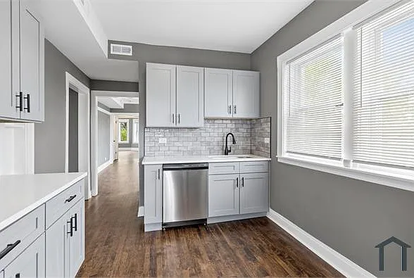 8210 S Marshfield Ave #3 — Photo 10