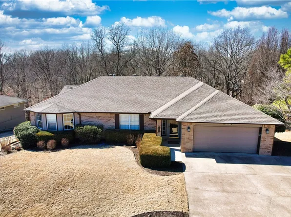 8653 Apple Gln, Rogers, AR 72756