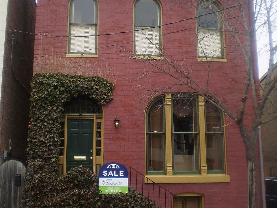 Beautiful Creekside Renovated Home in Heart of Downtown Frederick , MD