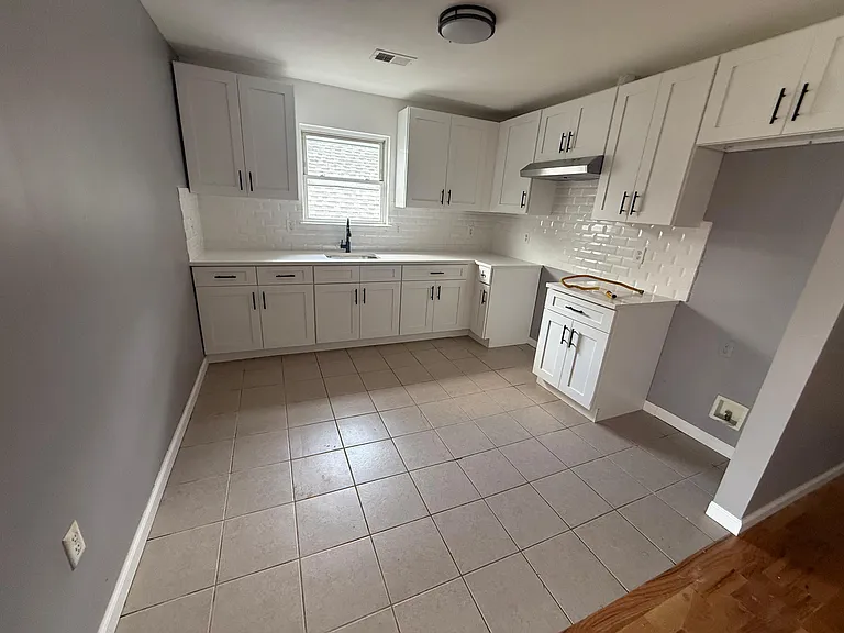 31 Bragaw Ave #TF — Photo 11