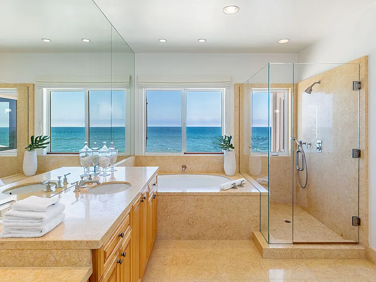 24314 Malibu Rd — Photo 32