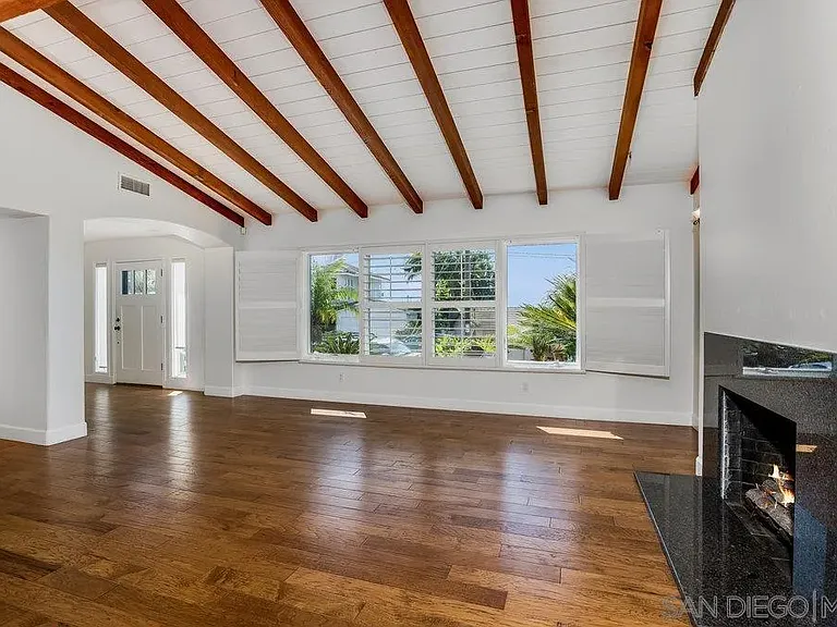 5247 Chelsea St — Photo 10