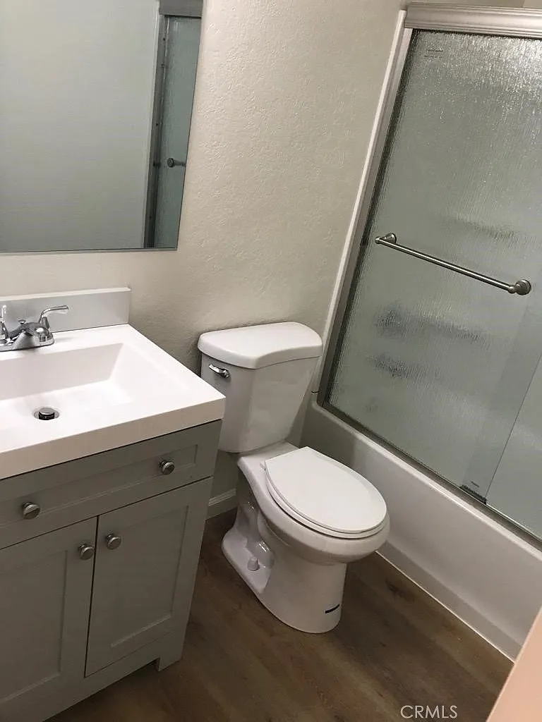 3 bed, 2.0 bath, 1100 sqft, $2,000 — Photo 3