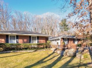 23 Northcote Dr, Melville, NY 11747