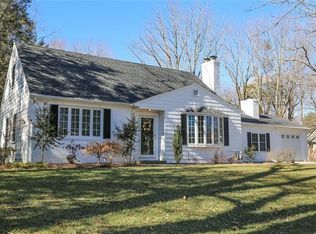 305 Kenyon Ave, East Greenwich, RI 02818
