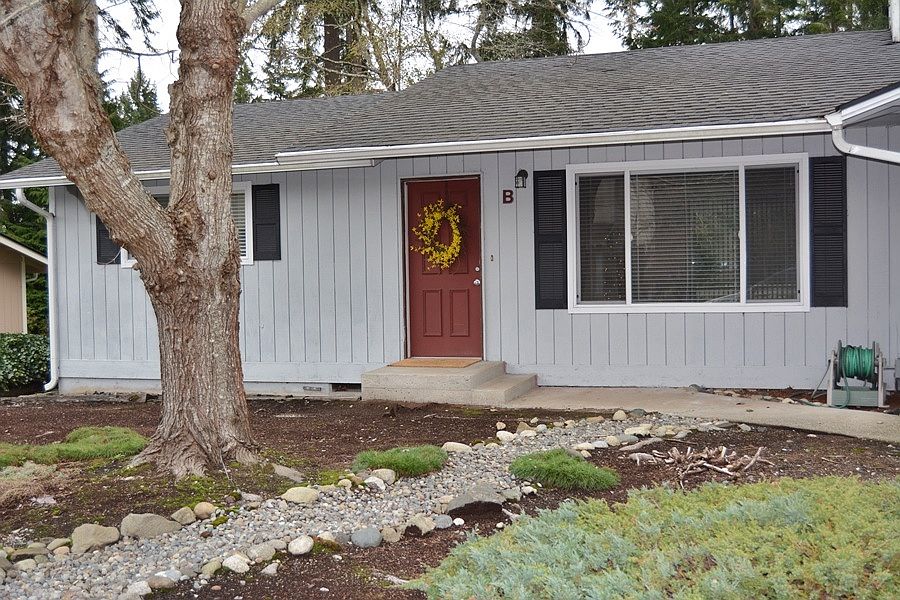 1st image of 826 34th Ave NW #1