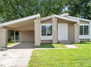 1343 Green Pasture Dr, Florissant, MO 63031