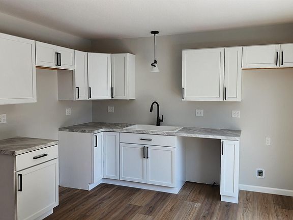 4th image of 407 N 10th St