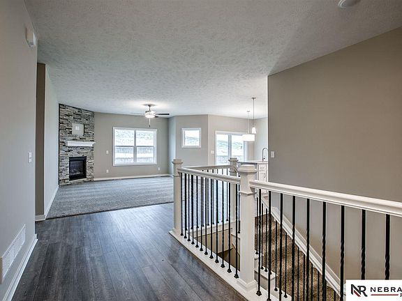 3rd image of 4442 Leawood Dr