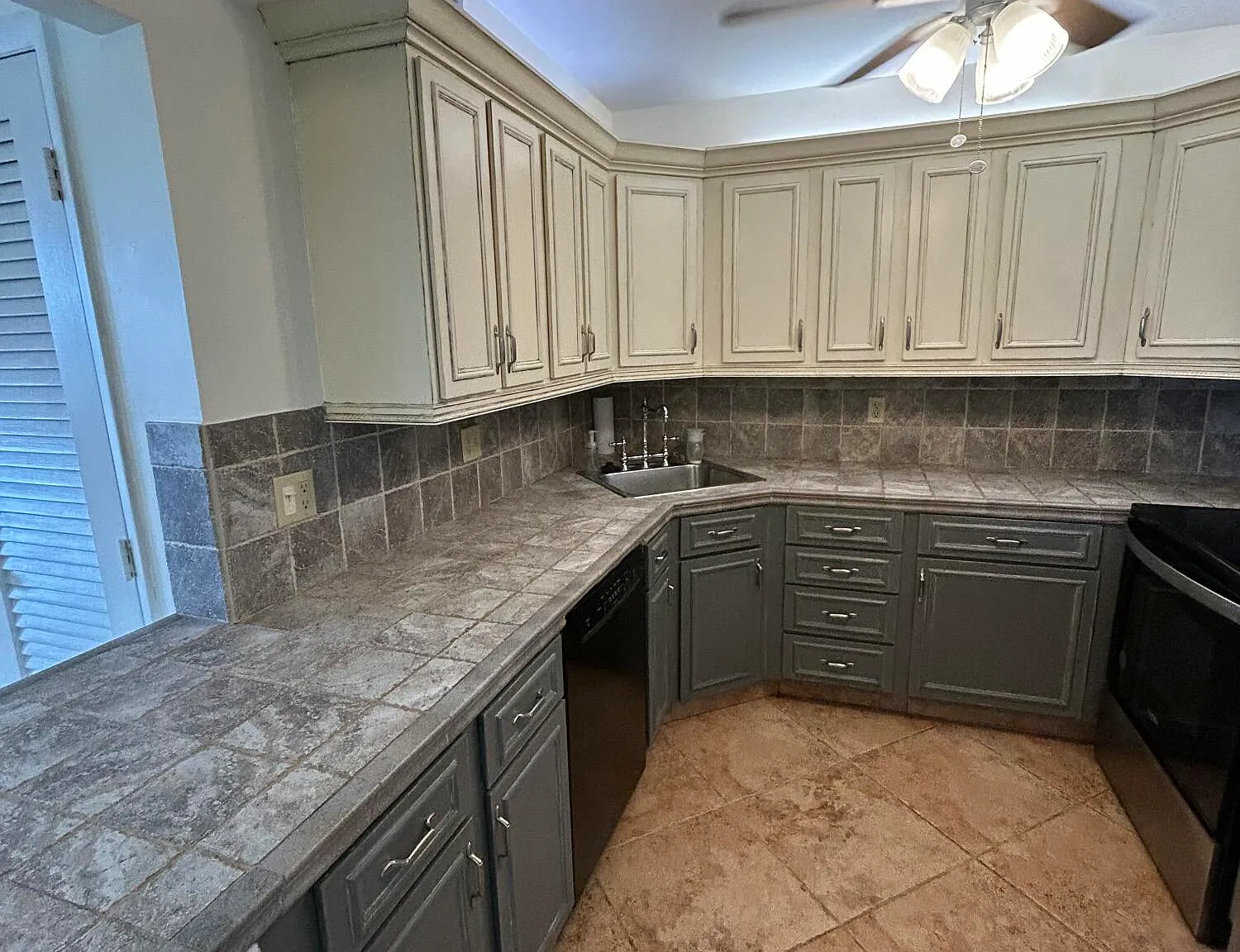 1 bed, 1.0 bath, 900 sqft, $2,200 — Photo 2