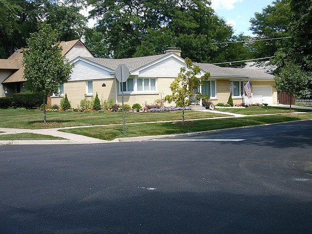 1st image of 745 S Stone Ave