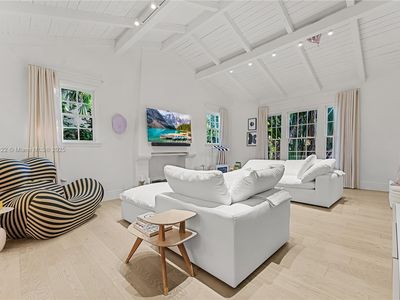 3747 Royal Palm Ave, Miami Beach, FL, 33140