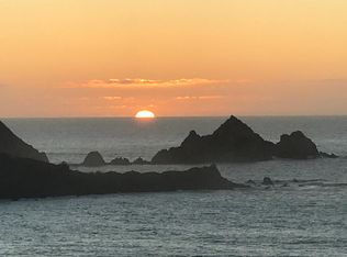 209 Roberts Rd, Pacifica, CA 94044