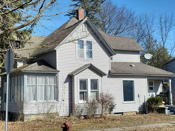 202 N Columbia Ave, Scottville, MI 49454