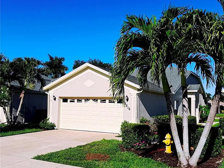 8216 Ibis Cove Cir #B-215 — Photo 6