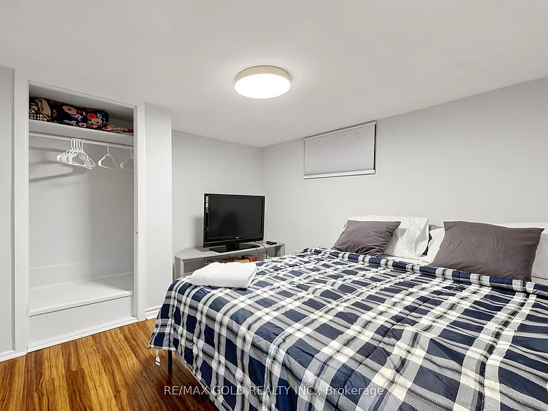 746 King St W — Photo 38