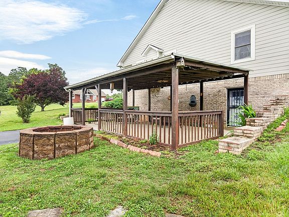 3rd image of 491 Autumn Hills Dr