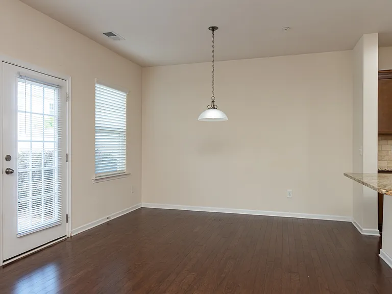 114B Clarendon St — Photo 10