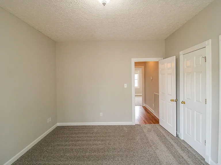 17524 Martin Dr — Photo 29