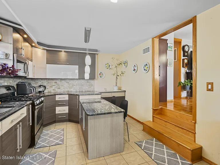 40 Devens St #1&2 — Photo 30