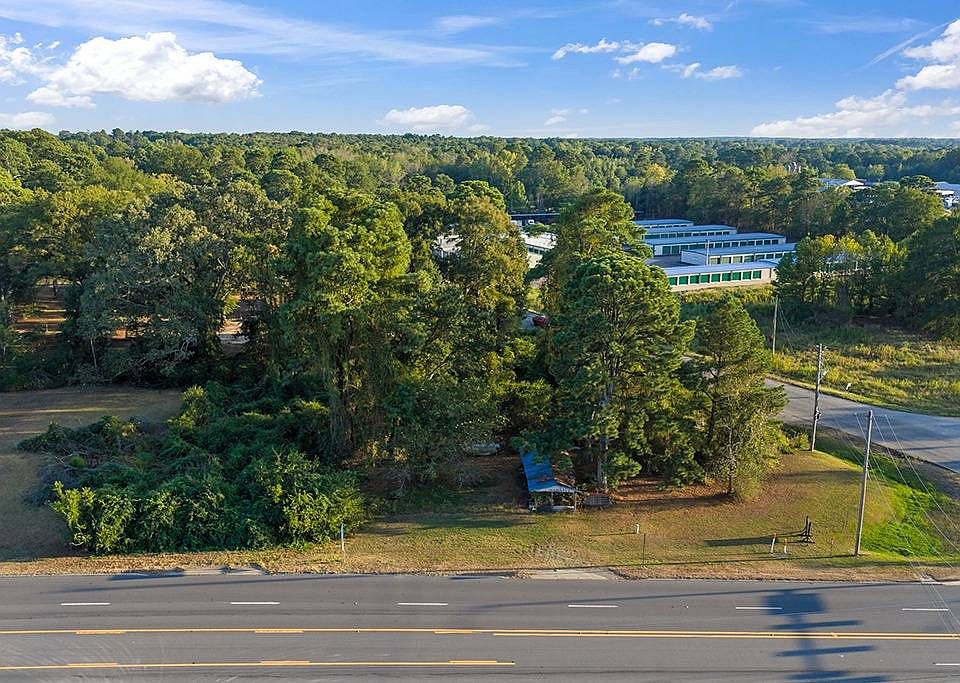 2nd image of 808 Bill Clinton Dr