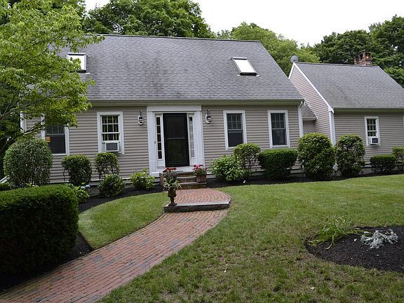 2nd image of 42 Strawberry Ln