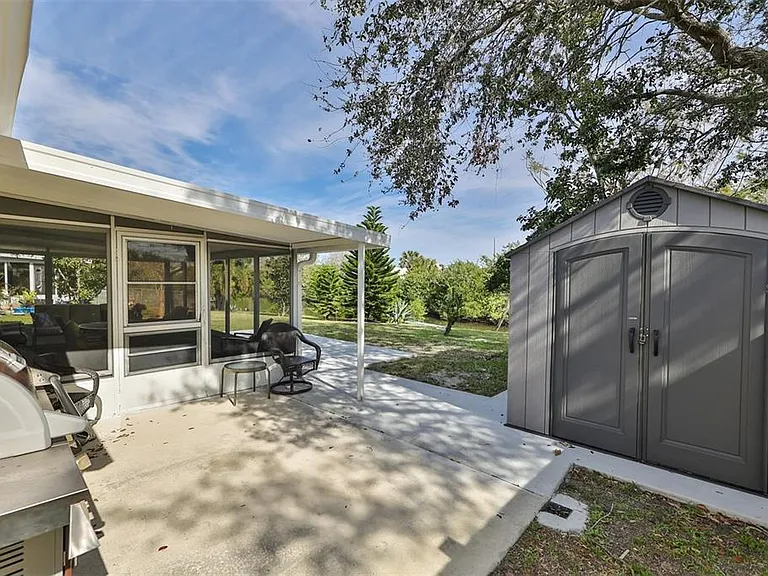 128 Lookout Dr — Photo 33