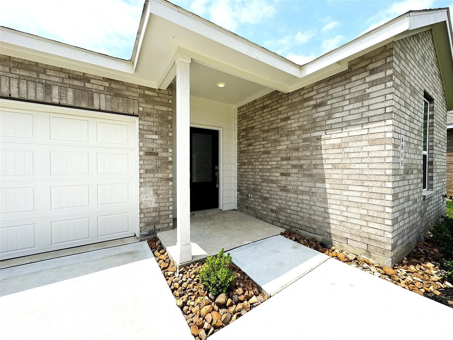 3 bed, 2.0 bath, 1949 sqft, $2,350 — Photo 4
