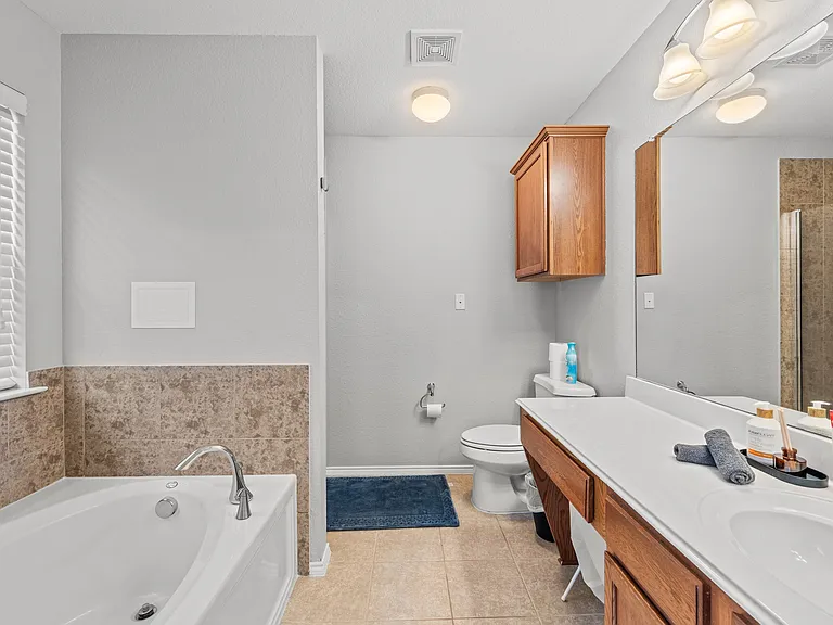 9412 Caliente Dr — Photo 29