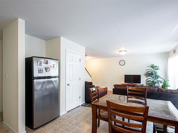 5th image of 1211 Saltash Ct