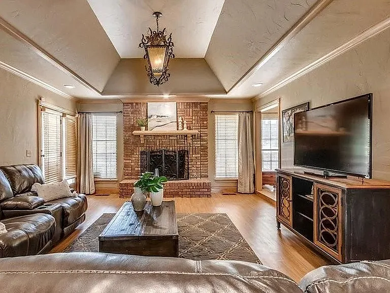1408 Fox View Ct — Photo 13