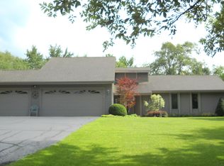 295 Rockton Rd, Roscoe, IL 61073