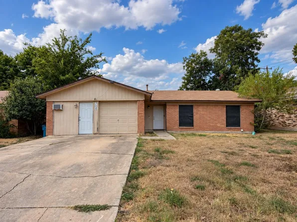 704 Drake Ln, Taylor, TX 76574