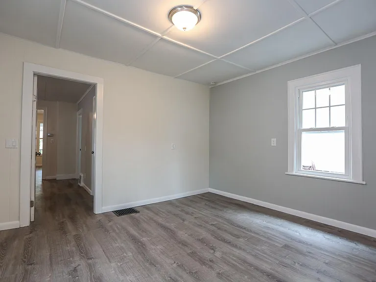 146 Benton St — Photo 13