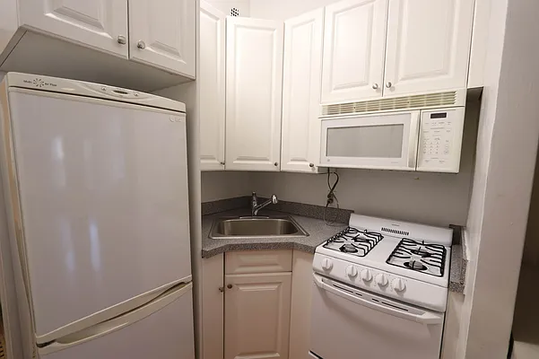 Rented by Douglas Elliman | media 4
