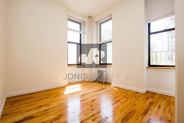 Rented by Jonis Realty | media 28