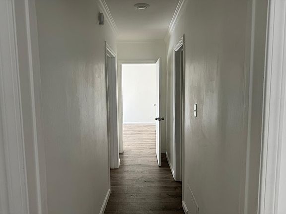 4th image of 5741.5 Carlton Way #202