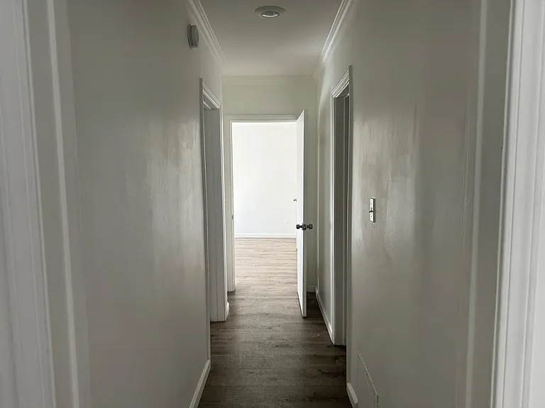 5741.5 Carlton Way #202 — Photo 4