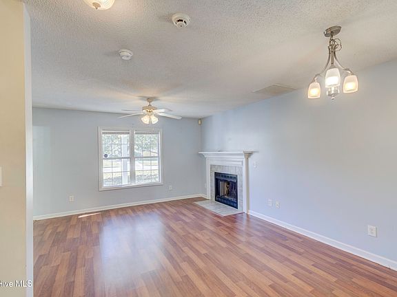 3rd image of 158 Settlers Circle