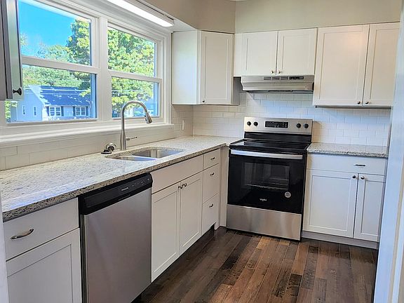 5th image of 3504 Connelly Ln