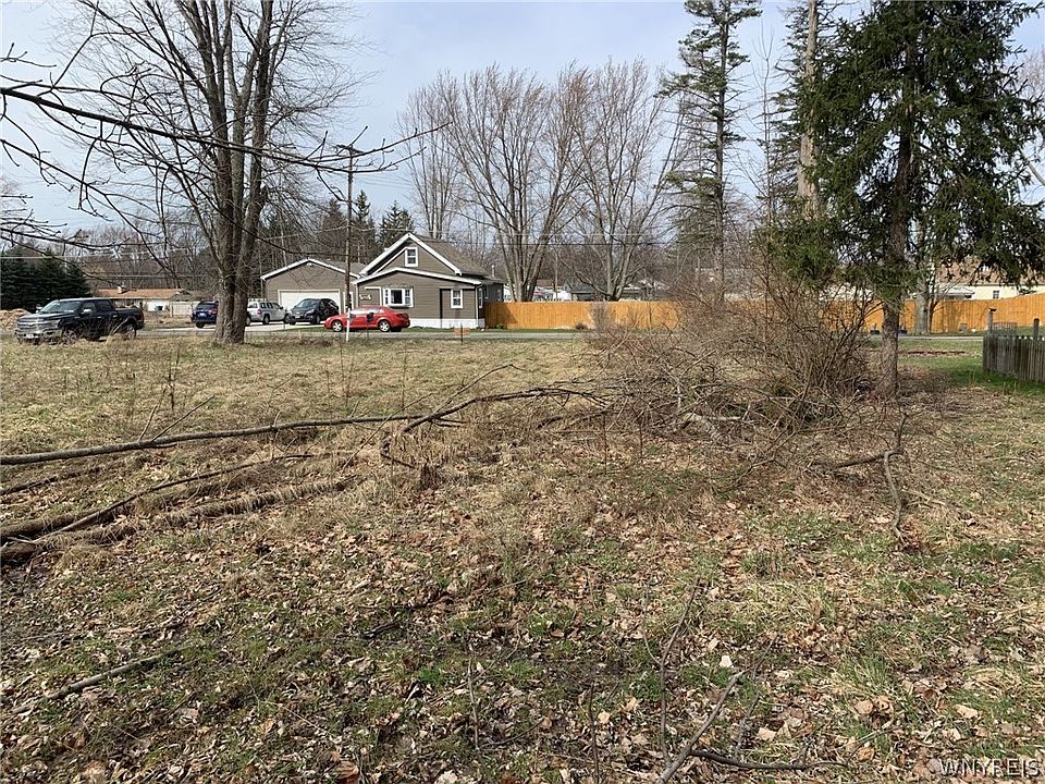1st image of 143 Rosewood Ave #4