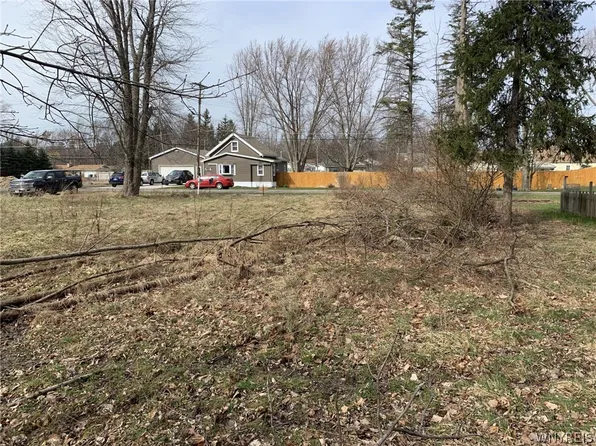 143 Rosewood Ave #4, Angola, NY 14006