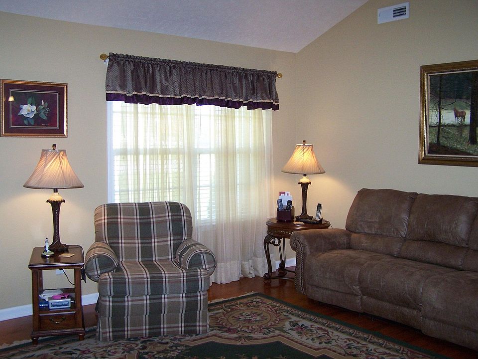 1st image of 829 Laramie Ct