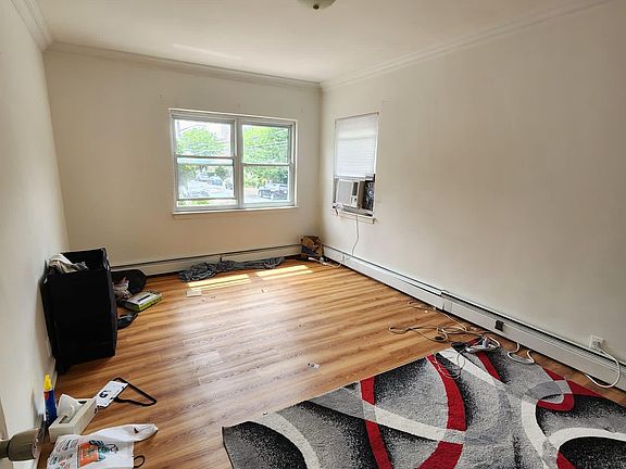 2nd image of 2301 Sedgwick Ave #2