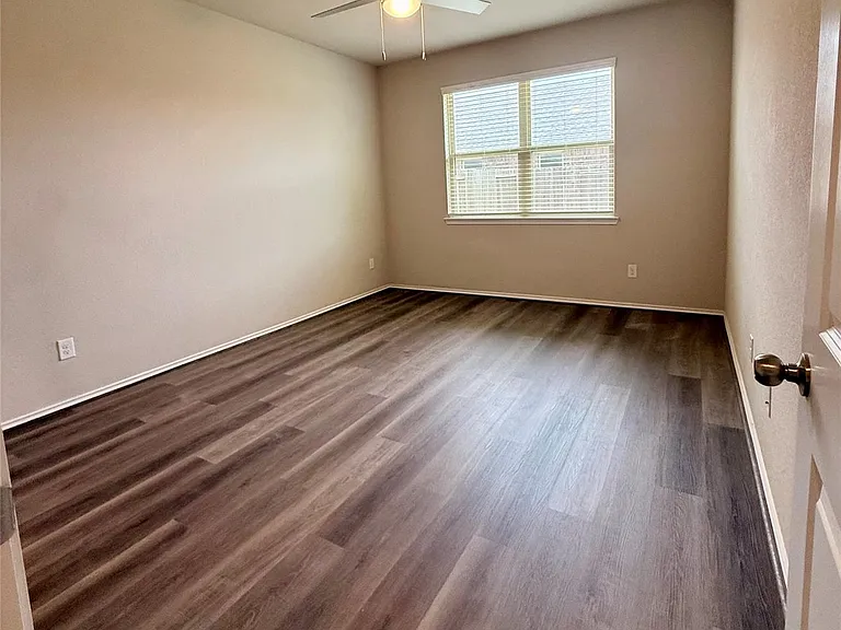 9278 Inland Leather Ln — Photo 16