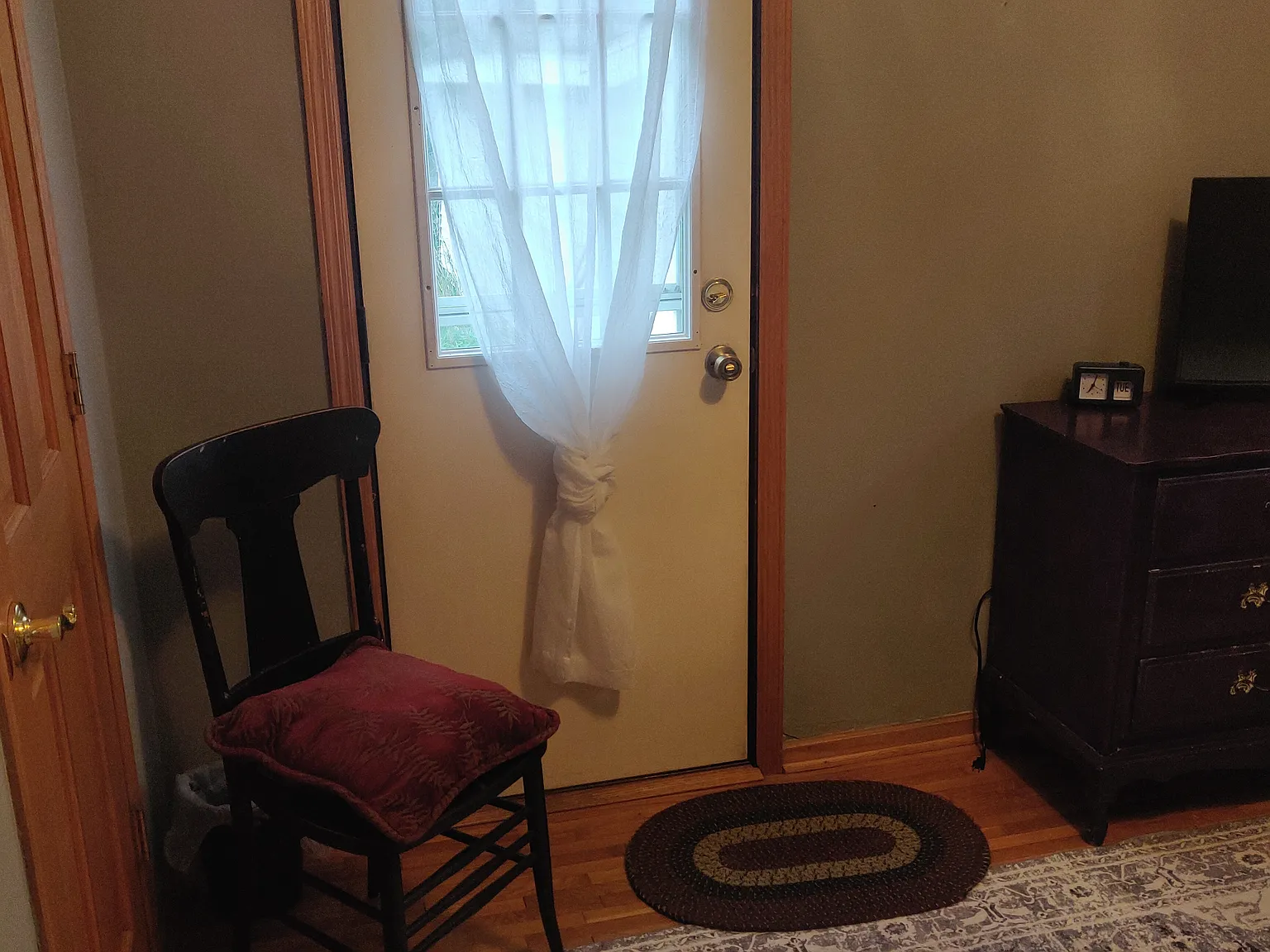 1 bed, 1814 sqft, $685 — Photo 2