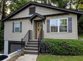 556 Oak Dr E, Trussville, AL 35173