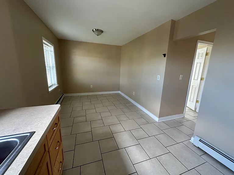 110 W Sycamore St #4 — Photo 2