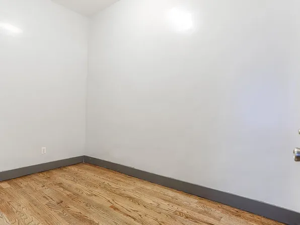 144 Stuyvesant Avenue image 7 of 10